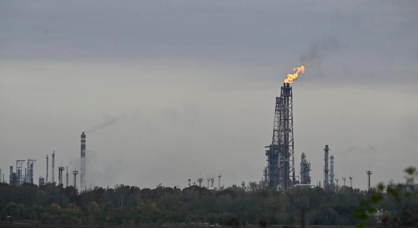 Ennyi ideig okozhat zavart a százhalombattai Mol-tűzeset