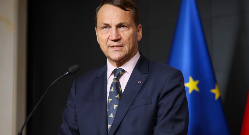 A Nemzetközi Büntetőbírósággal fenyegette Putyint a lengyel külügyminiszter