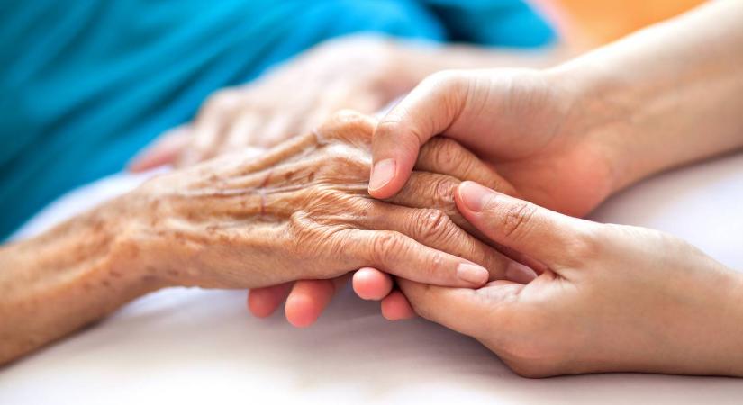 Ez lehet az Alzheimer-kór legelső tünete: már 25 évvel a betegség előtt jelentkezhet