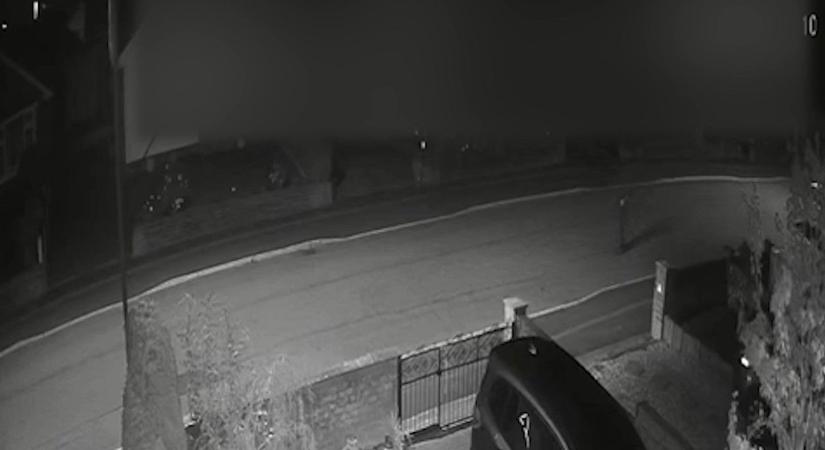 Sokkoló felvétel érkezett a ma hajnali magyarországi földrengésről, pokoli dörrenéstől remegett a kamera