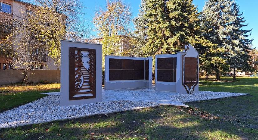 A Kutak Adrienn alkotta holokauszt-mementó Liptószentmiklóson