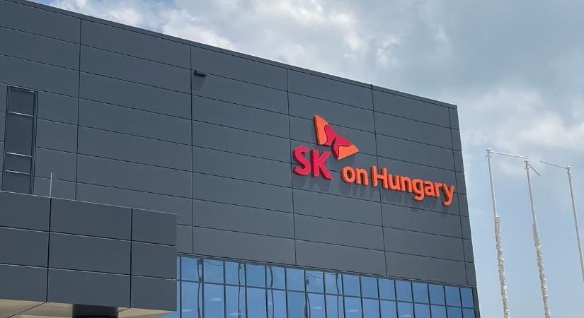 Átszervezés pánik nélkül: 700 dolgozó került új helyre Komáromban