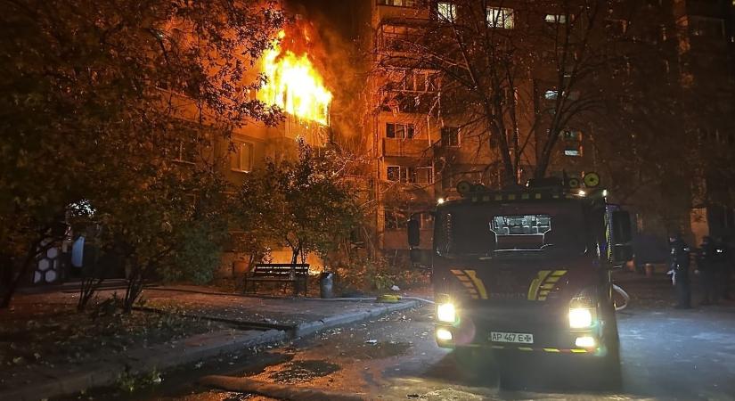 Rakétákkal és drónokkal támadták Kijevet, hatan meghaltak, köztük két gyerek