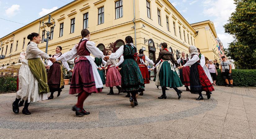 Belváros – Szeretem!: ingyenes programok várják a debrecenieket a hosszú hétvégén