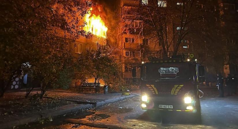 Putyin teljes sebességre kapcsolt, romba döntik az energiarendszert – pusztító csapást mértek a Duna-parti városra, Zelenszkij tombol