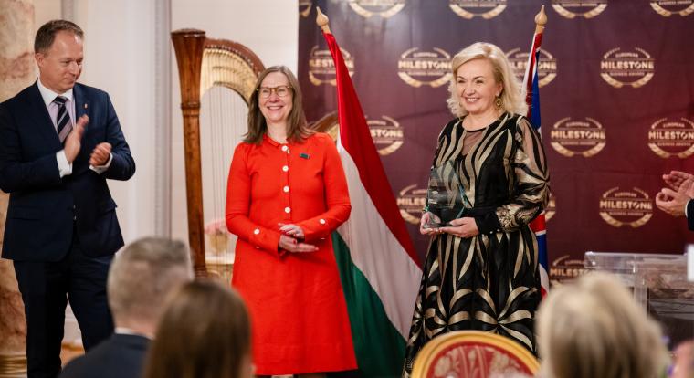 Magyar siker Londonban - Kulcsár Alexandra a vállalati digitalizáció európai véleményvezére díjat kapott
