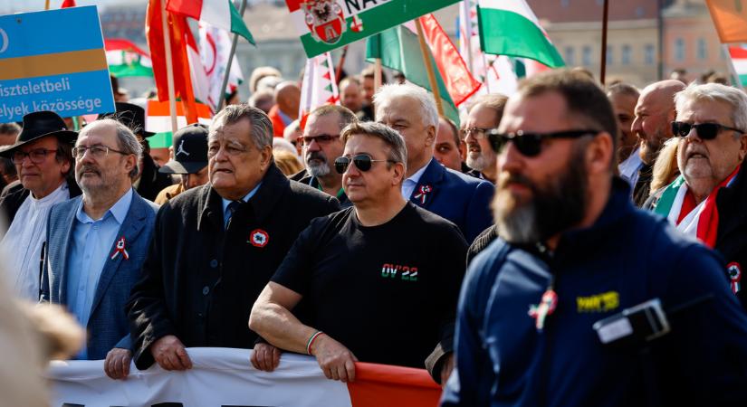 Bayer Zsolt nekiment Magyar Péternek és Puzsér Róbertnek is