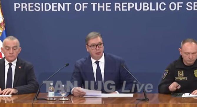 Vučić szerint terrorcselekmény történt a parlament előtt