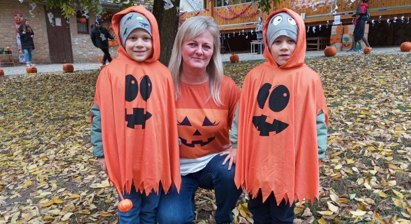 Óvodai Halloween buli: vidám és jótékony tökös est! (Videó)