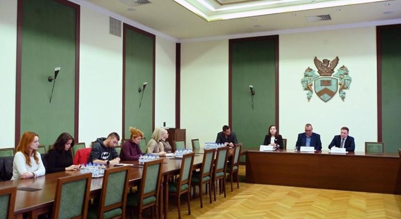 Országos pedagógus-továbbképzési program indult – Debrecenből koordinálják a tanári hivatás megújulását