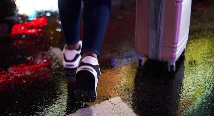 Egy bőrönddel távozott, és azóta nyomát se találni egy szolnoki kiskorúnak – fotót is mutatunk a lányról!