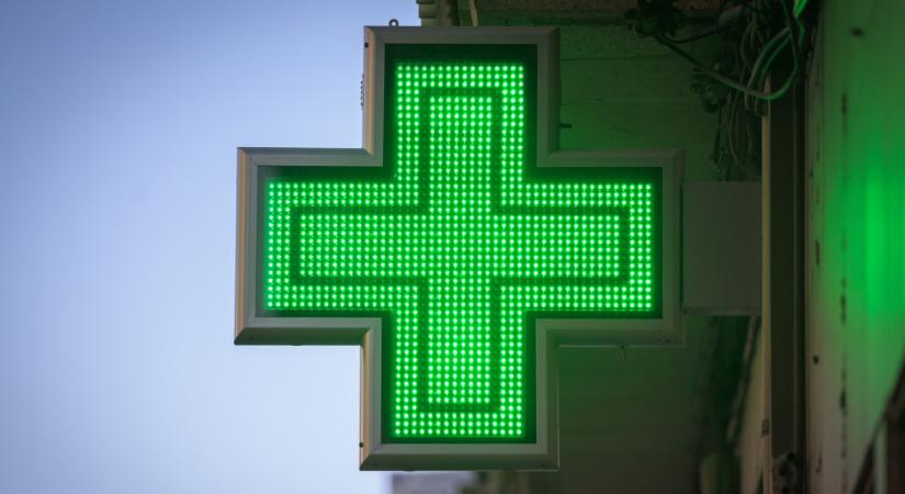 Ne érjen meglepetés! Ilyen lesz a gyógyszertárak nyitvatartása a hosszú hétvégén