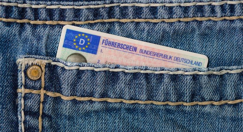 Hamarosan olcsóbb lesz a jogosítvány megszerzése, itt vannak a részletek