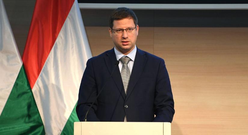A miniszter figyelmeztetett: a brüsszeli terv minden pontja ellentétes a magyarok érdekeivel (VIDEÓ)