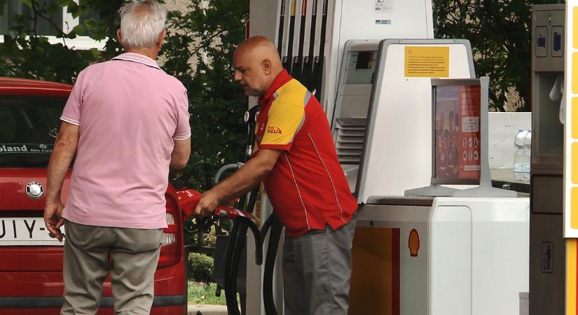 Áremelést hoz a nemzeti ünnep a benzinkutakon