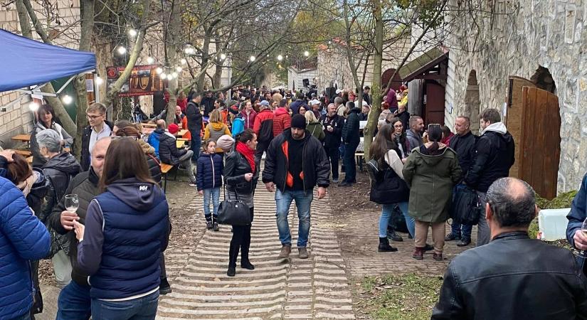 Márton napi borünnep a zsámbéki Szuszogó pincesoron 2025