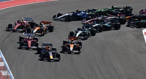 Russell: Az első kanyarig tart a verseny az F1-ben