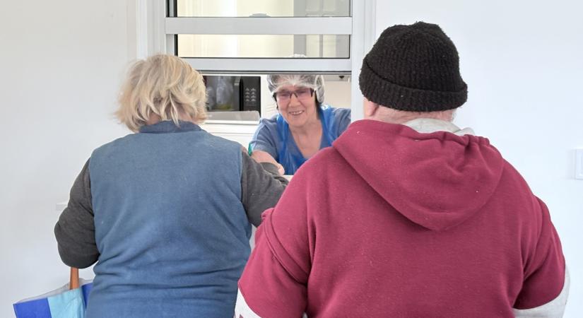 Meleg étel és biztos segítség a népkonyhán