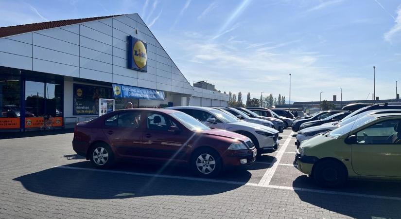 Vásárlási csúcs Tapolcán október 23. előtt