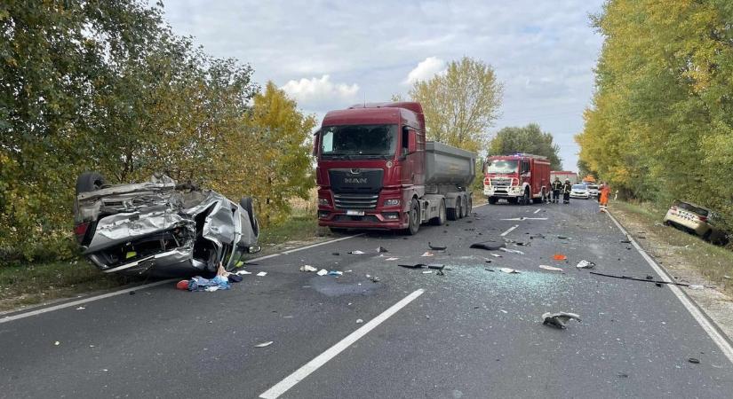 Órákra megbénította a forgalmat a tragédia