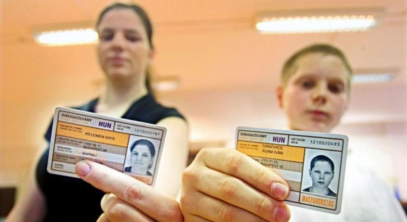 Ellenőrizd a diákigazolványod: hamarosan lejárnak az érvényesítő matricák