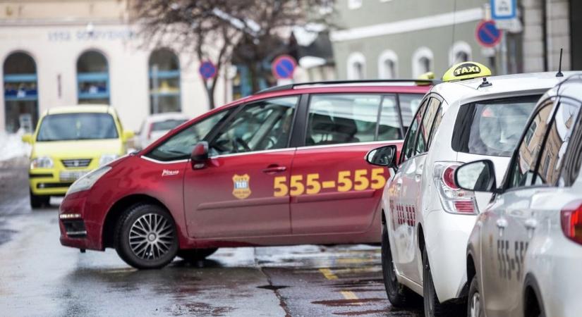 Kismama szállt be az egri taxishoz, de a várostábláig már nem jutottak el! Még jó, hogy volt sofőr…
