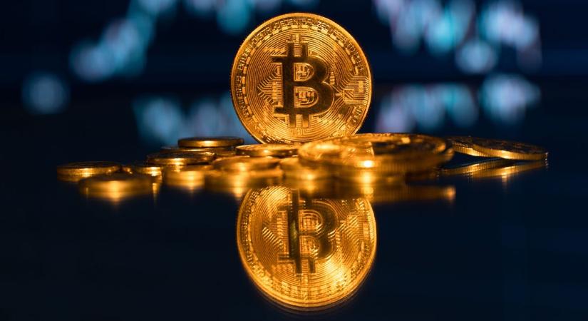 Sok hűhó, konkrétan a semmiért: elképesztő csapkodás után ugyanoda ért a bitcoin és az ether, mint az S&P 500 - napokon belül eldől a folytatás sorsa