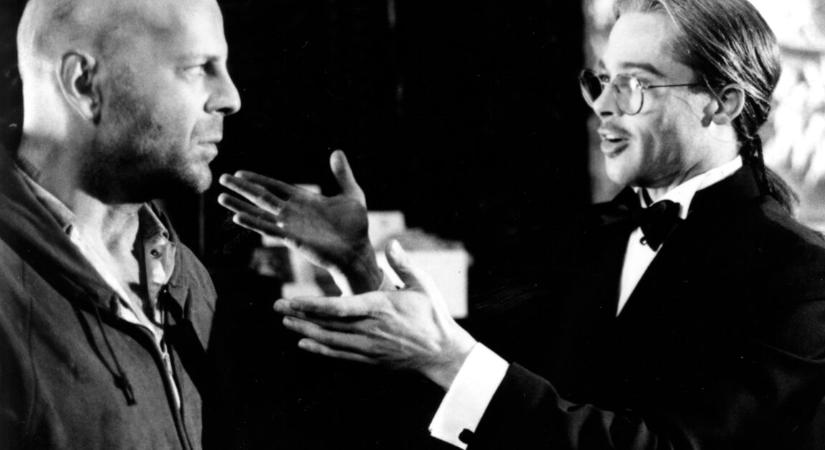 Brad Pitt őrült zsenije és Bruce Willis időutazása – a sci-fi, amit nem lehet kihagyni