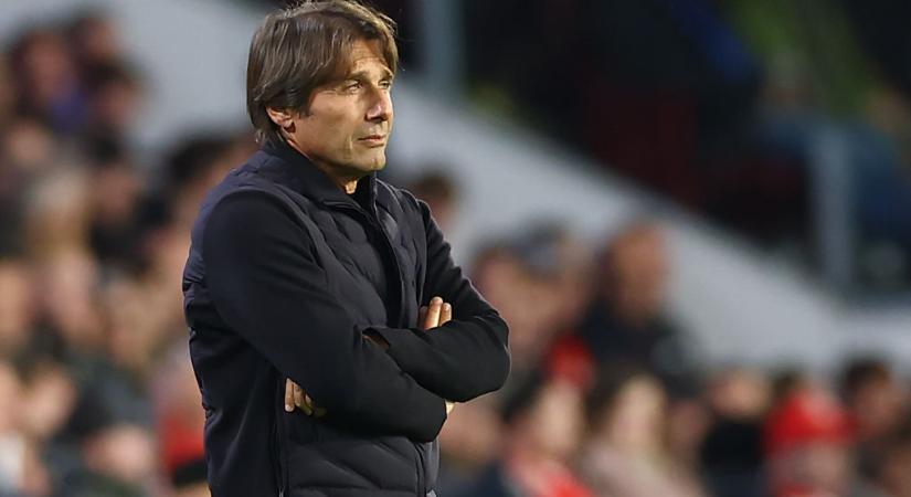 Antonio Conte szerint túl sok új játékost igazolt a Napoli