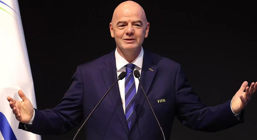 Infantino meghökkentő bejelentése: vb-t rendezhet a tiltott ország?