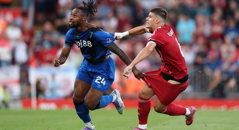 A Liverpool januárban újabb csatárt igazolna