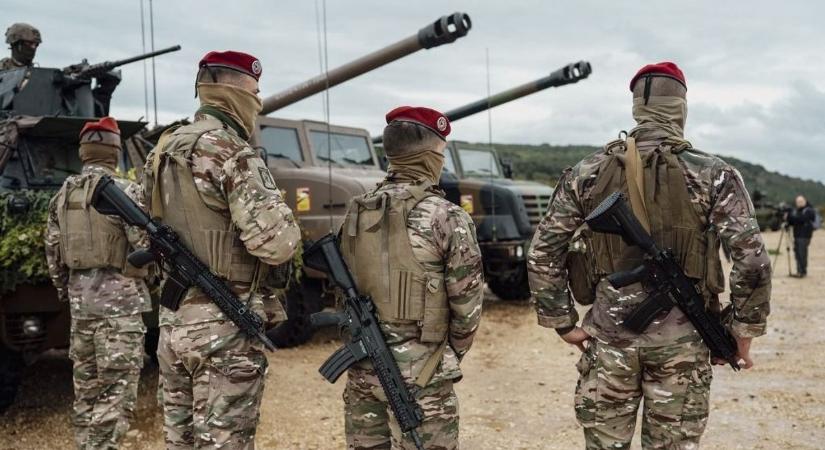Figyelmeztetett a francia tábornok: Estére készen kell állnunk a háborúra!