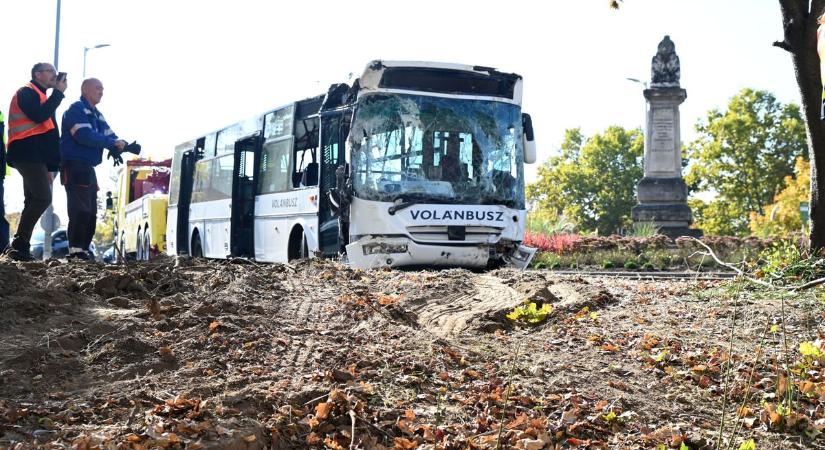 Mindenkit megrázott a szolnoki buszbaleset