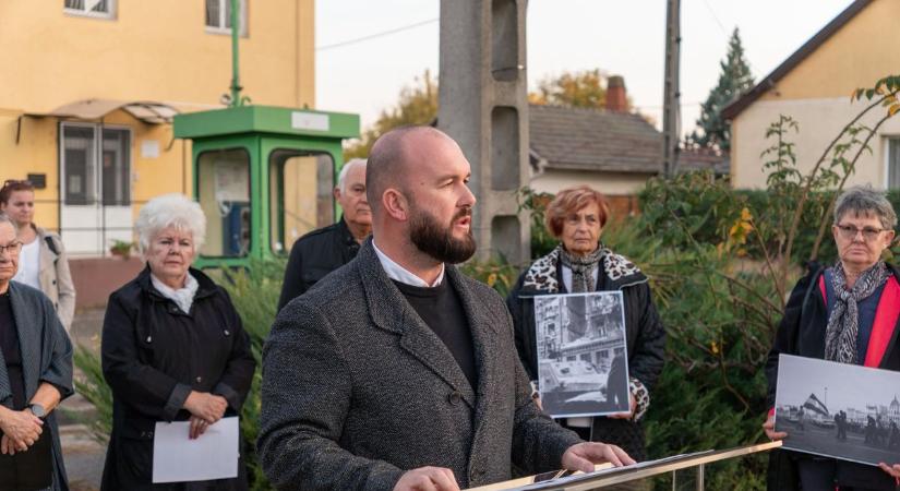 Szentmihályon nemcsak a múlt hőseiért, a jelen küzdelmeiért is gyúltak a fények
