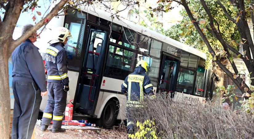 A Szolnokon balesetező busz néhány hete esett át műszaki vizsgán a MÁV-csoport szerint