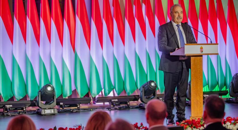 Nagy István: Örök példát mutatnak nekünk 1956 hősei