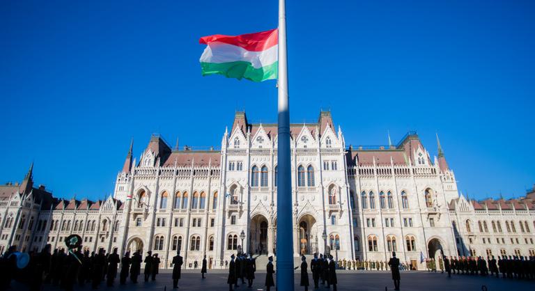 Országszerte meleg, de szeles idő várható az október 23-ai nemzeti ünnepen