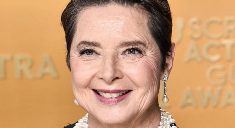 2026 legszebb rusztikus konyhája? Isabella Rossellini okos tárolással újraértelmezi a konyhaszigetet