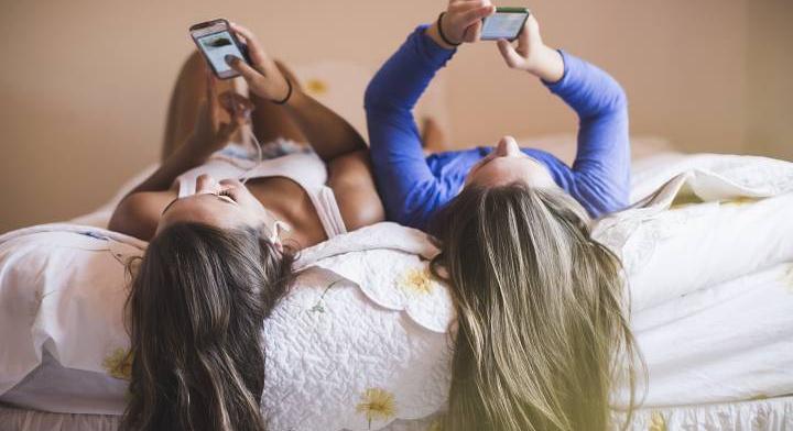 Új funkcióval kémkedik utánad a telefonod: ez az app az oka