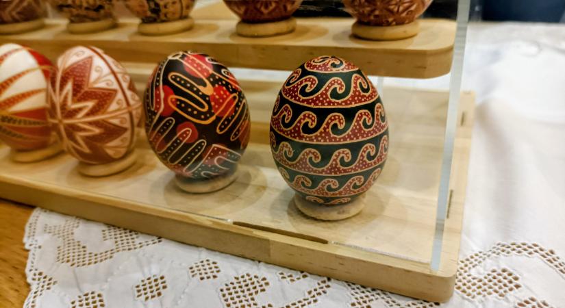 Mi a közös a hímes tojásban, az agyműtétben és Jézus Krisztusban?