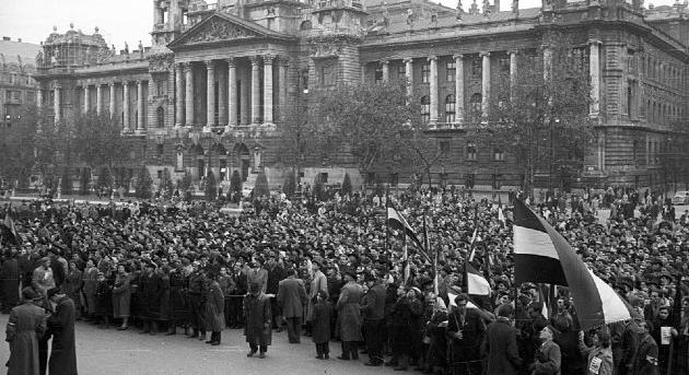A Bem tértől a Rádióig: 1956. október 23.