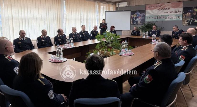 Három hajdú-bihari tűzoltó is elismerést vehetett át