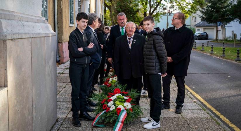 Az ’56-os hősök emlékét és a pesti forradalmár lányok bátorságát is felidézték Szentgotthárdon - fotók