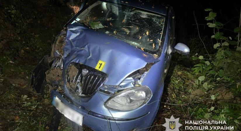 Szakadékba zuhant egy autó Kárpátalján: a sofőr életét vesztette