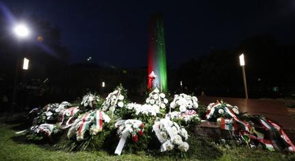 Koszorúzással és ünnepi díszkoncerttel emlékeznek az 56-os hősökre Pécsett