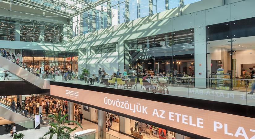 Megtébolyodott az egyik budai pláza parkolóautomatája, milliókat kért egy autóstól