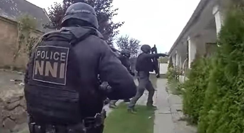 A nagymamájánál bujkált a TOP 50-es körözött díler, videón mutatjuk az elfogást
