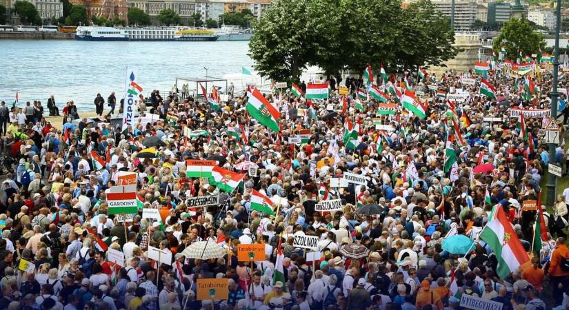 Október 23-i Békemenet: jön Orbán Viktor történelmi beszéde, óriási bejelentéseket tehet a magyar miniszterelnök – élő tudósítás