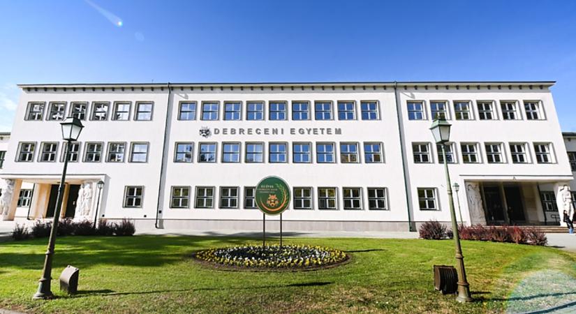Megújultak a Debreceni Egyetem Böszörményi úti campusán álló ikonikus épületek