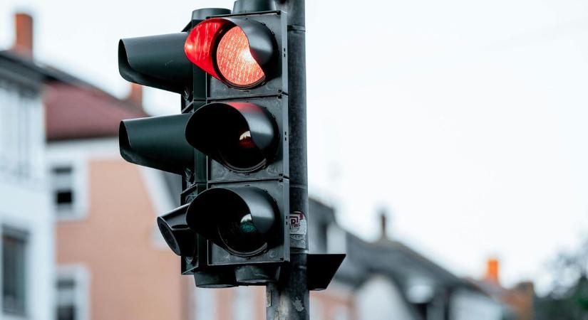 Közlekedj biztonságosan a hétvégén - a rendőrség tanácsai minden autósnak